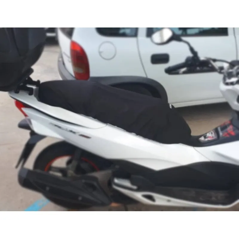 deeb Pcx 125 Sele Kılıfı Düz Siyah deeb Pcx 125 Sele Kılıfı Düz Siyah